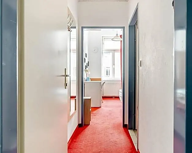 Very Central, 3 Min To Metro Aparthotel