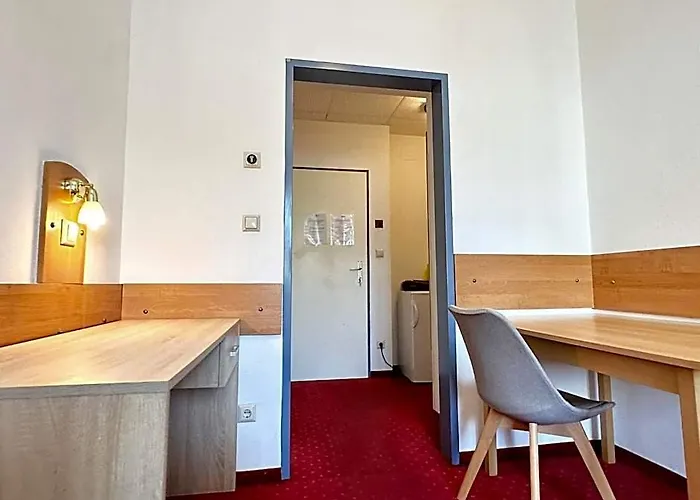 Very Central, 3 Min To Metro Aparthotel Vienna
