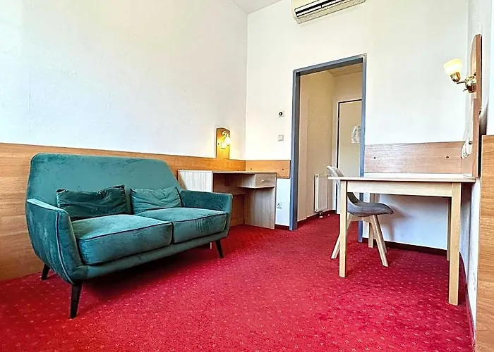 Aparthotel Very Central, 3 Min To Metro *